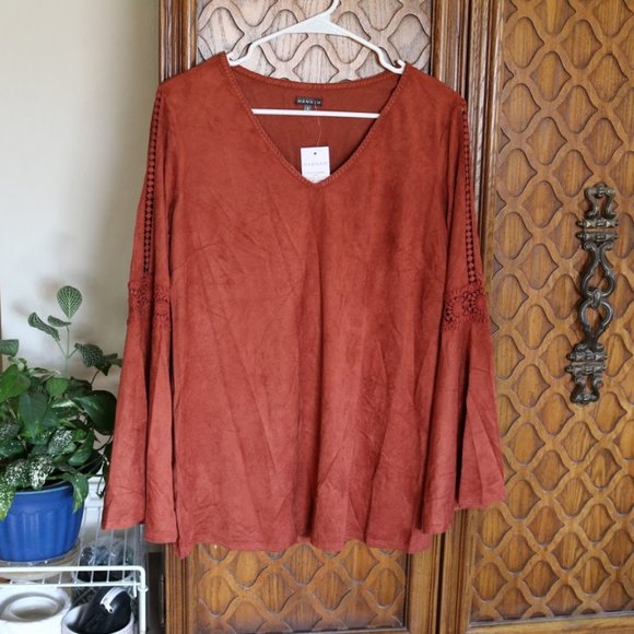 HANNAH Crochet Cutout Faux Suede Bell Sleeve Boho Tunic Top - NWT! - Picture 2 of 14